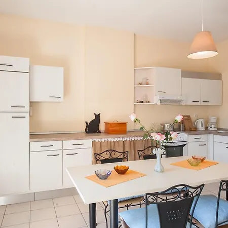 Wildrose Apartment *